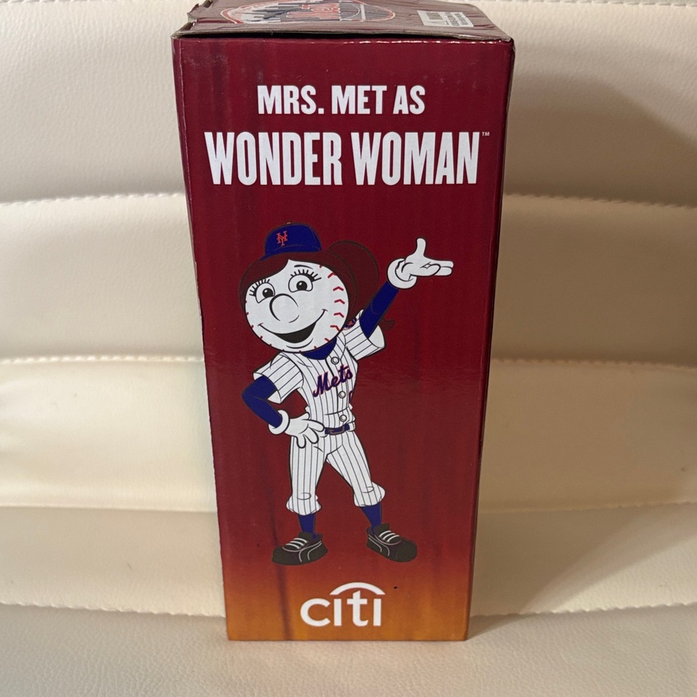 Mrs. Met as Wonder Woman Collectible Bobblehead